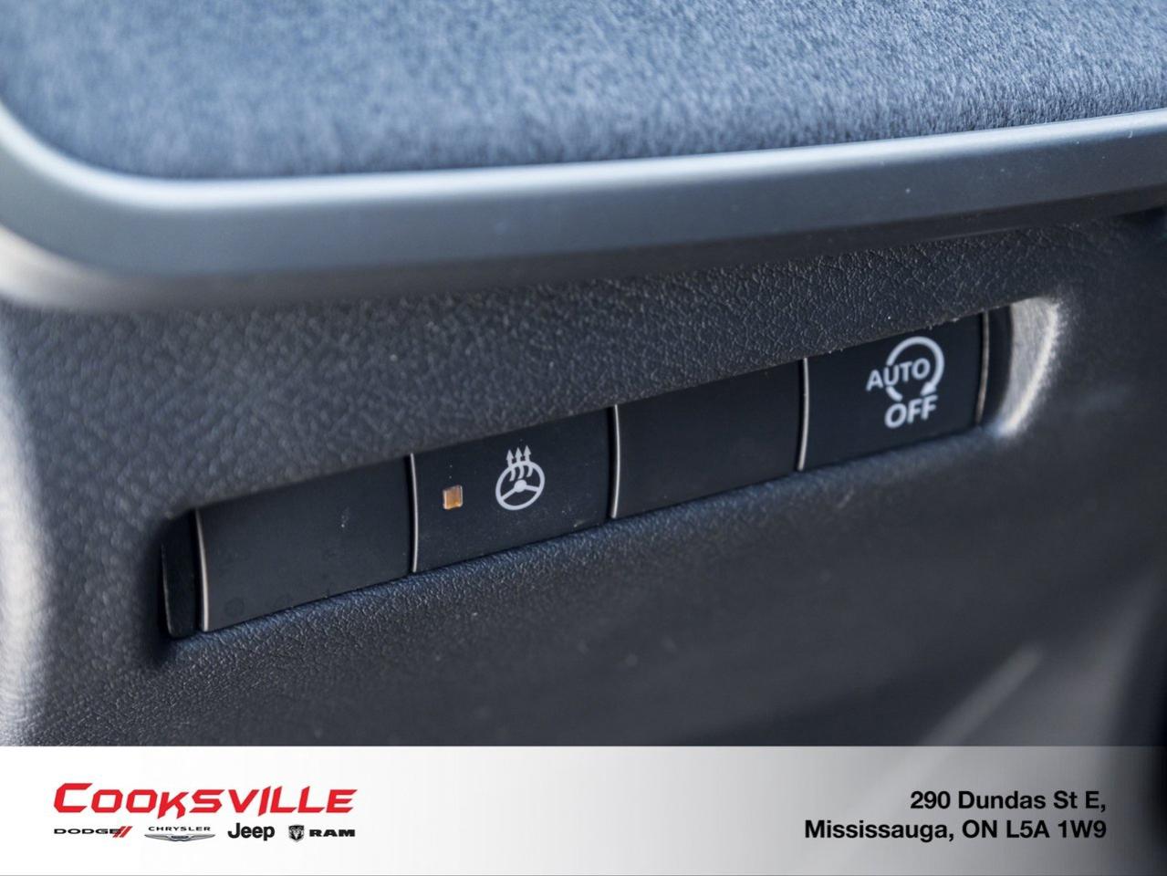 2025 Nissan Kicks Play SV FWD Photo