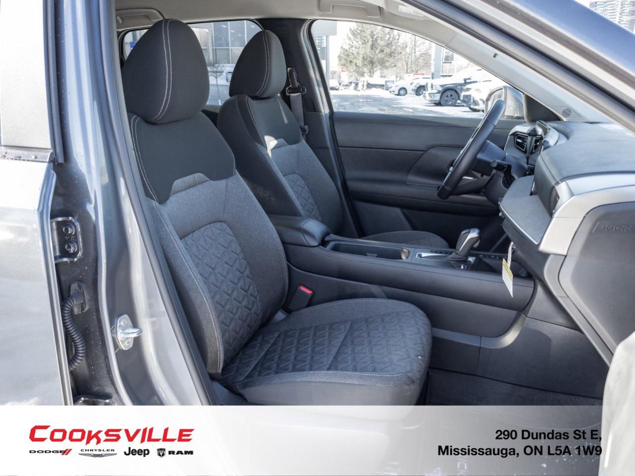 2025 Nissan Kicks Play SV FWD Photo