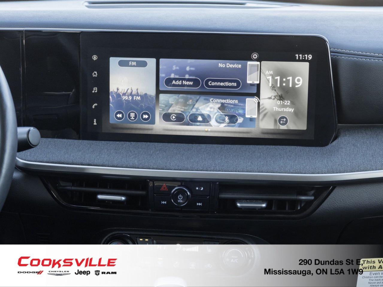 2025 Nissan Kicks Play SV FWD Photo