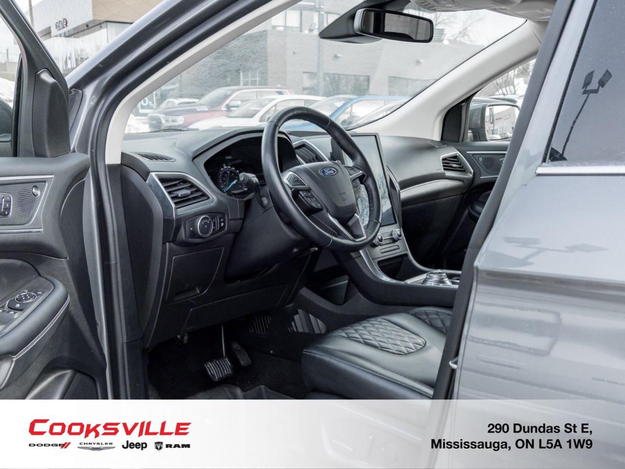 2024 Ford Edge Titanium AWD Photo