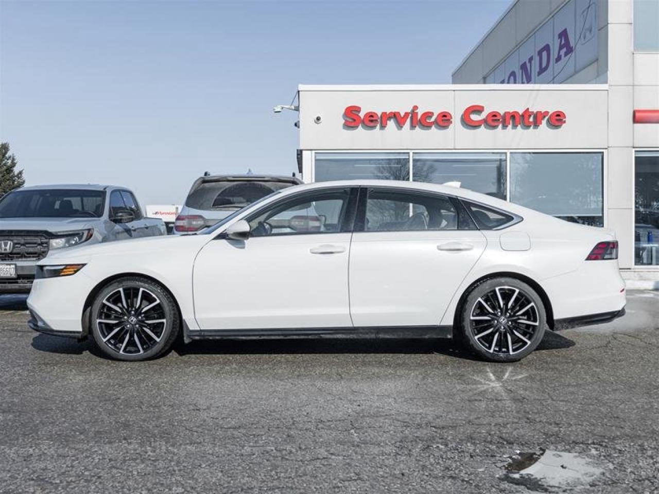 2024 Honda Accord Hybrid TOURING Photo2