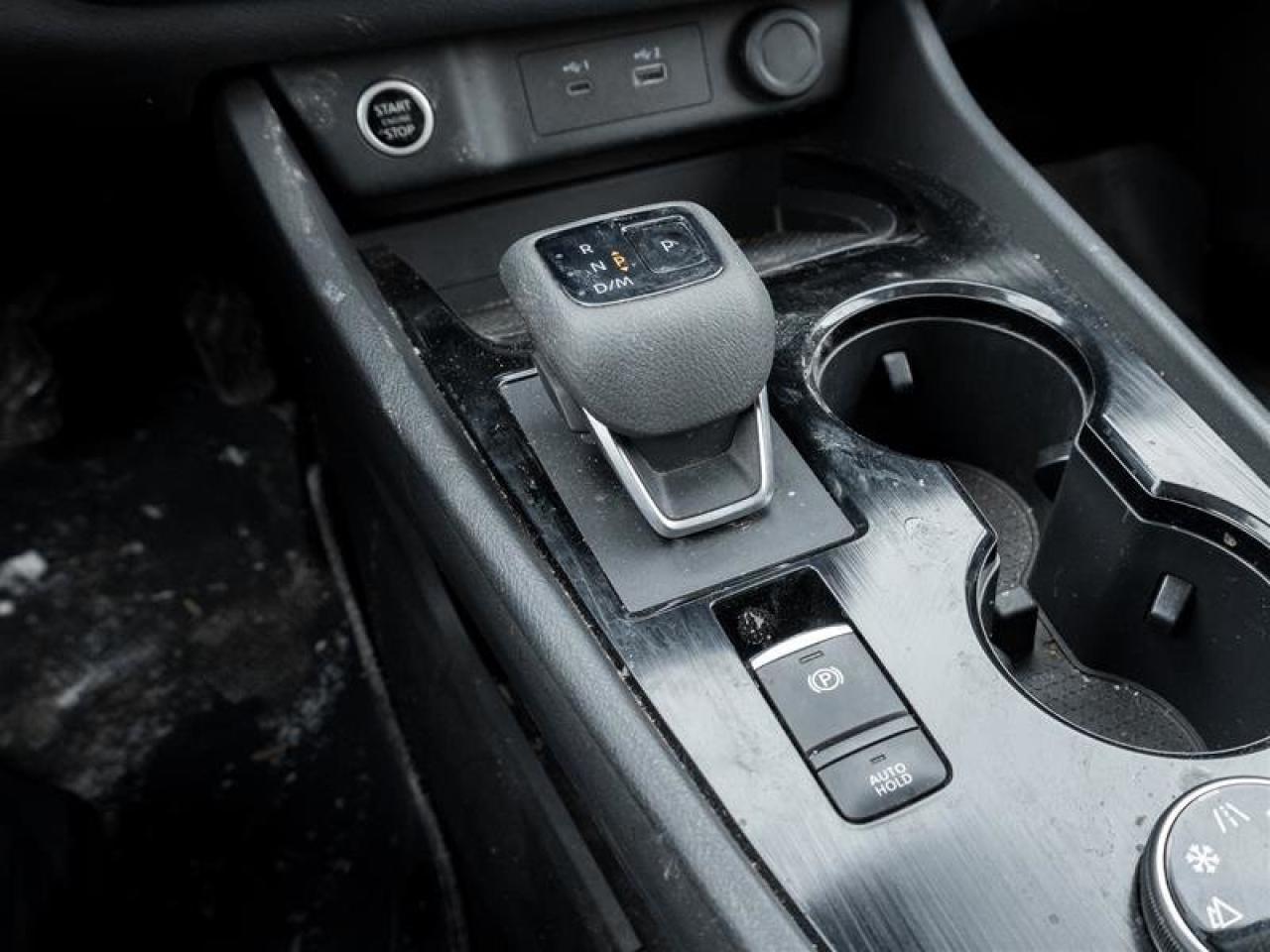 2023 Nissan Rogue SV MOONROOF Photo