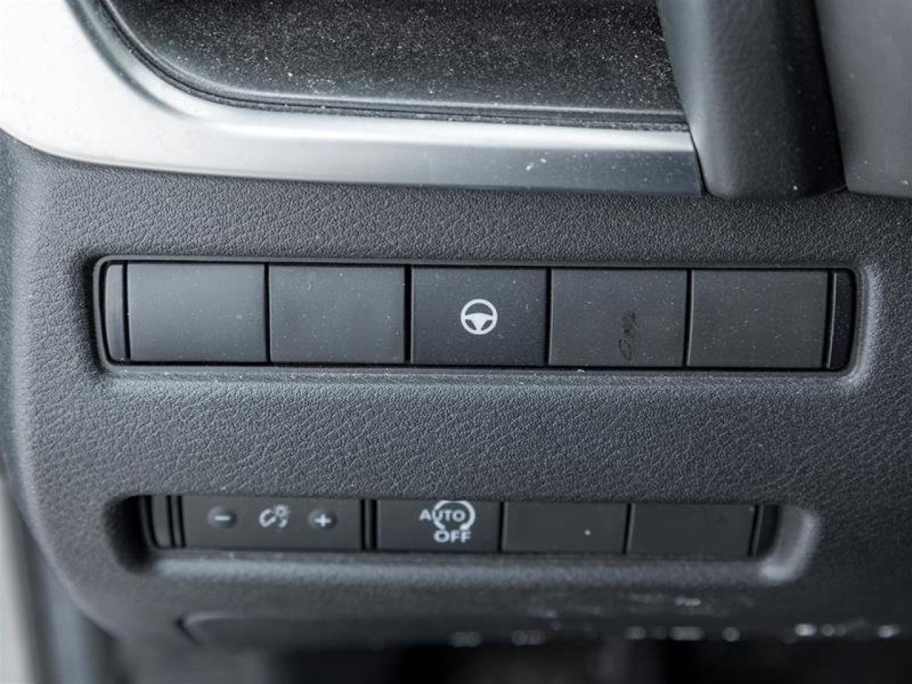 2023 Nissan Rogue SV MOONROOF Photo