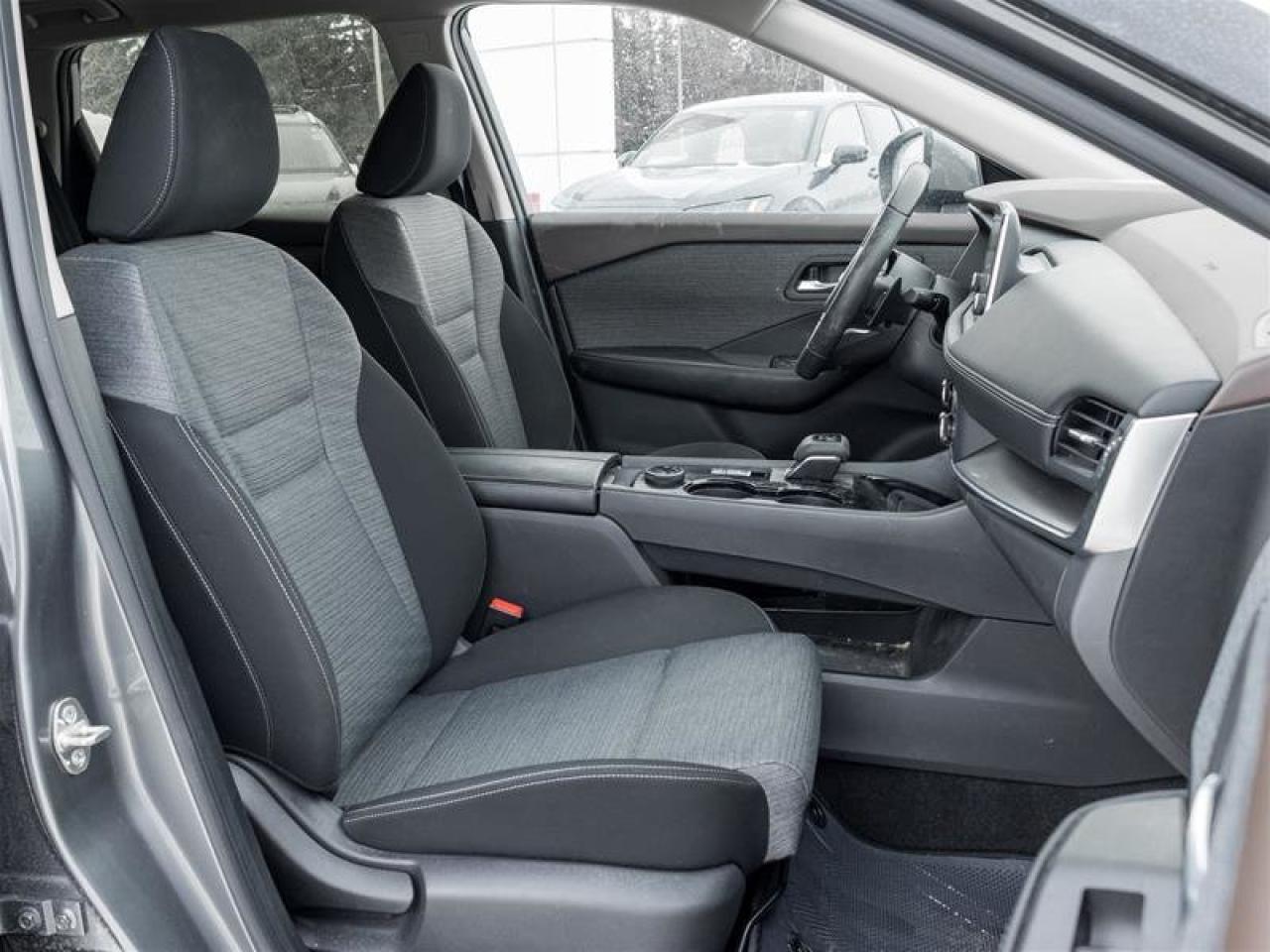 2023 Nissan Rogue SV MOONROOF Photo