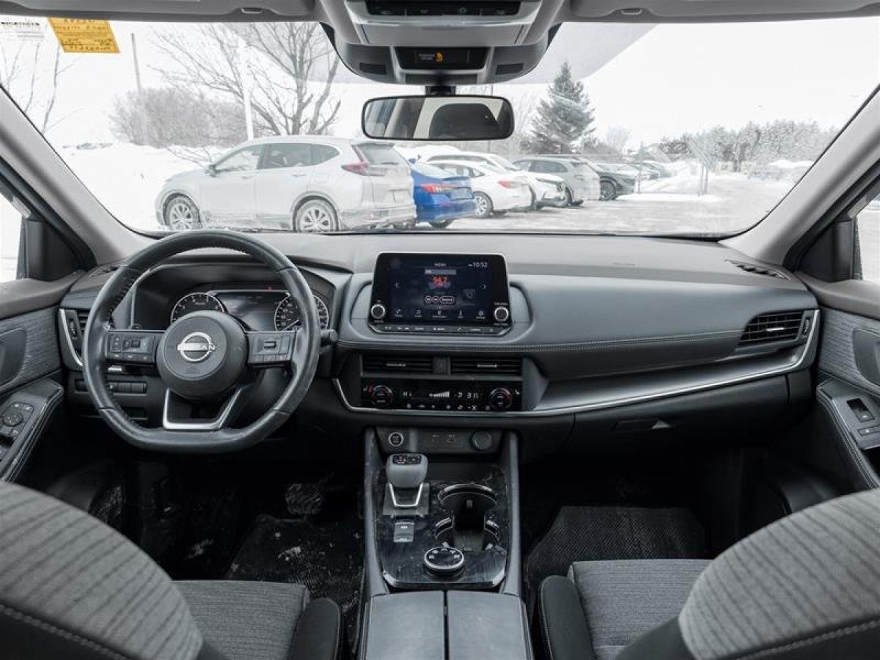 2023 Nissan Rogue SV MOONROOF Photo