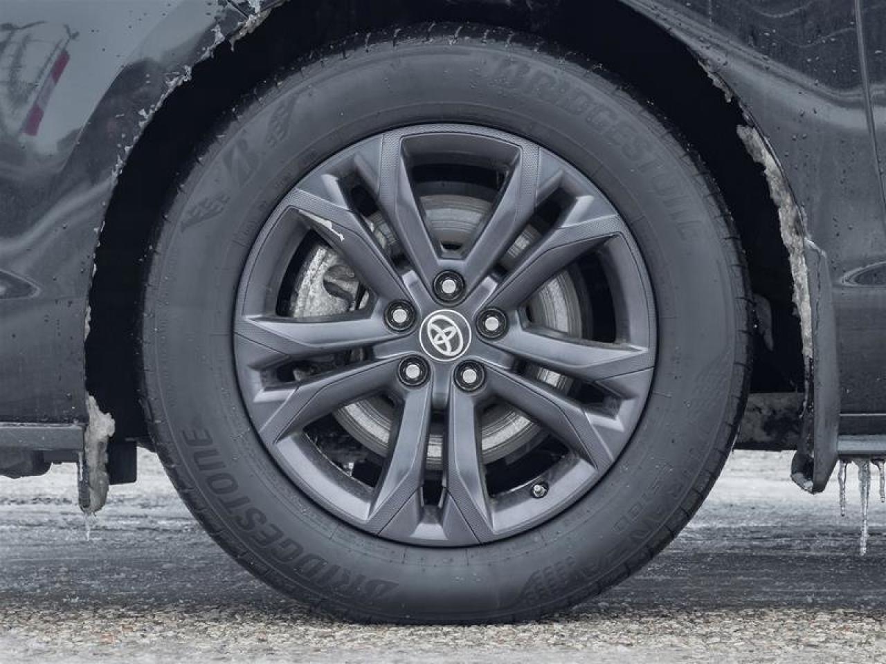 2024 Toyota Sienna Hybrid Sienna XSE AWD 7-Pass Photo3