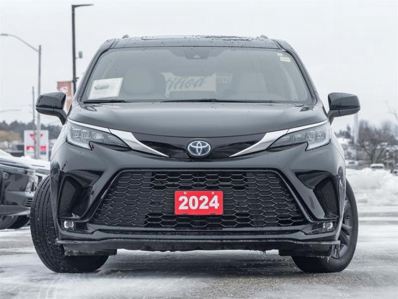 2024 Toyota Sienna Hybrid Sienna XSE AWD 7-Pass Photo