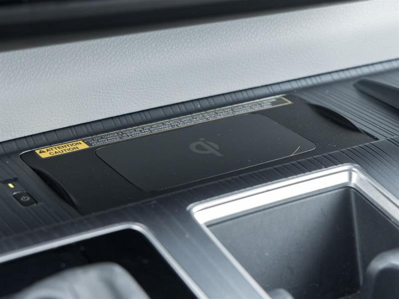 2024 Toyota Sienna Hybrid Sienna XSE AWD 7-Pass Photo