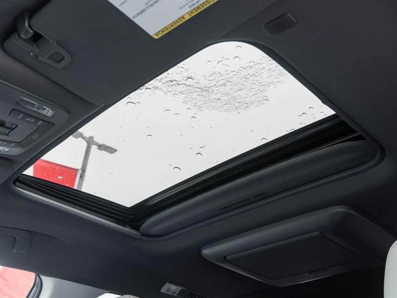 2024 Toyota Sienna Hybrid Sienna XSE AWD 7-Pass Photo