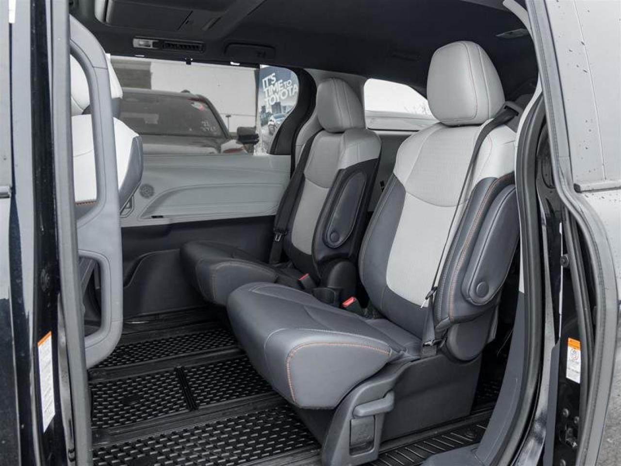 2024 Toyota Sienna Hybrid Sienna XSE AWD 7-Pass Photo