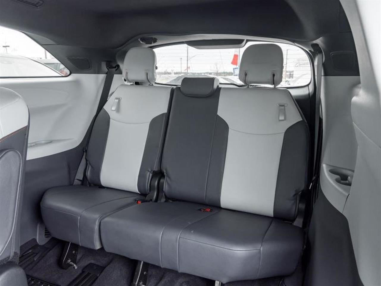 2024 Toyota Sienna Hybrid Sienna XSE AWD 7-Pass Photo