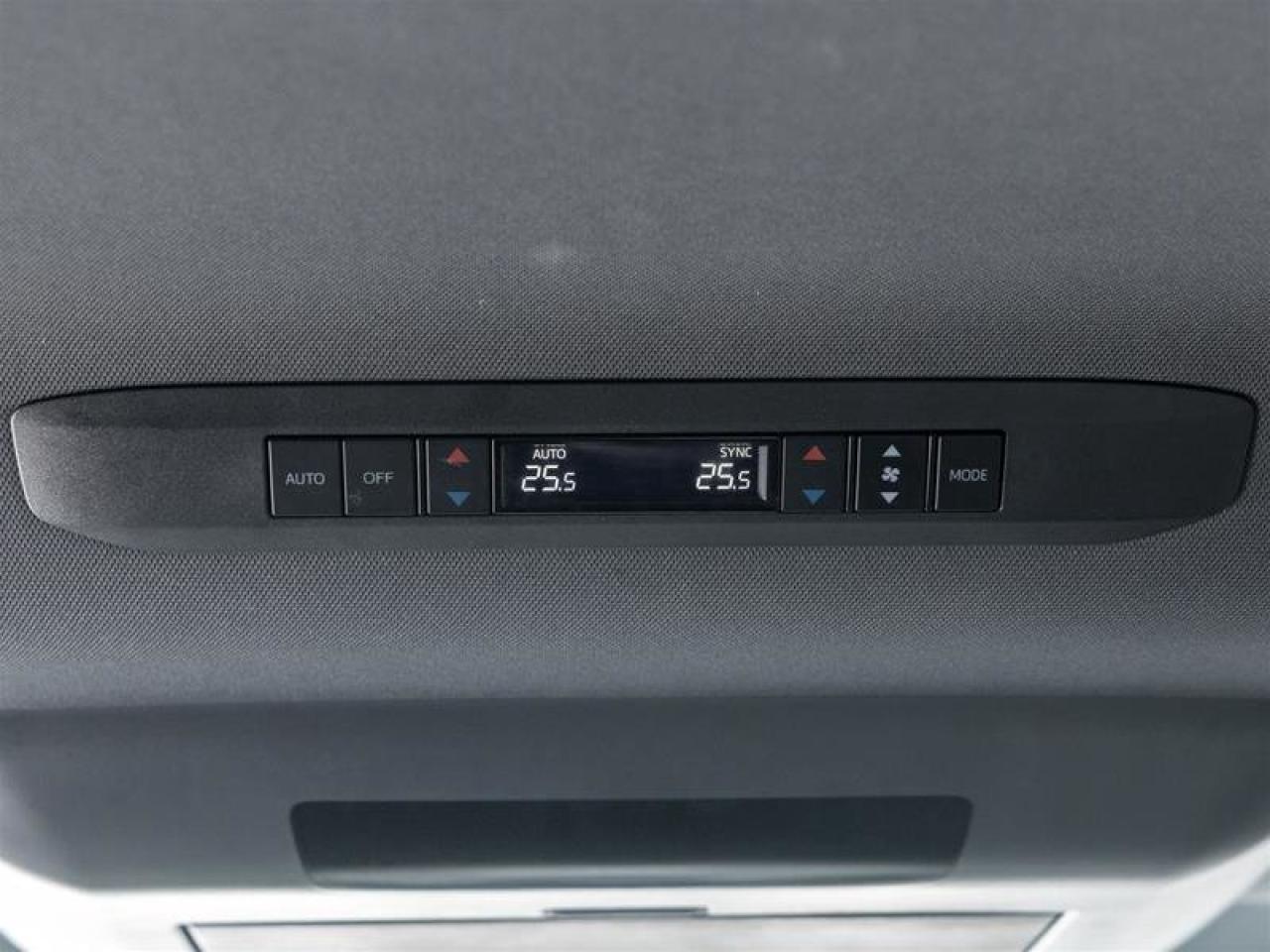 2024 Toyota Sienna Hybrid Sienna XSE AWD 7-Pass Photo