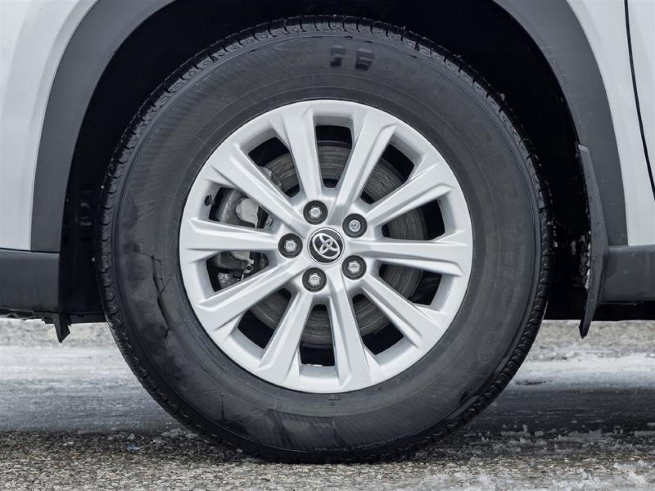 2025 Toyota Grand Highlander XLE AWD Photo3