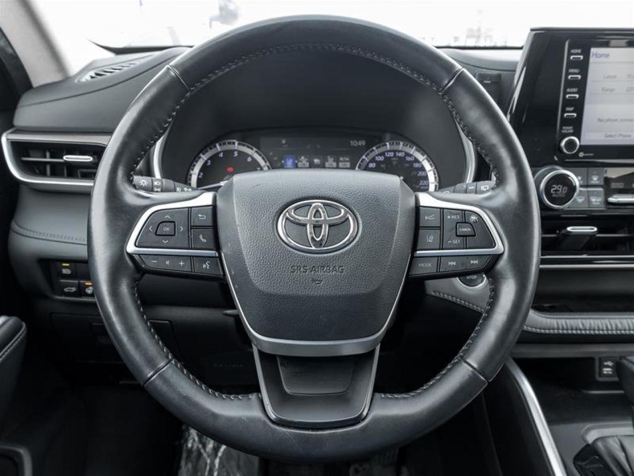 2022 Toyota Highlander XLE AWD Heated Seats| Backup Camera| Moonroof| Tri-zone Climate| XLE| AWD Photo