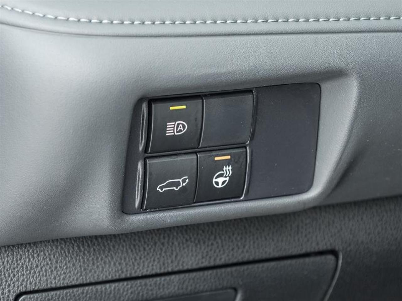 2022 Toyota Highlander XLE AWD Heated Seats| Backup Camera| Moonroof| Tri-zone Climate| XLE| AWD Photo