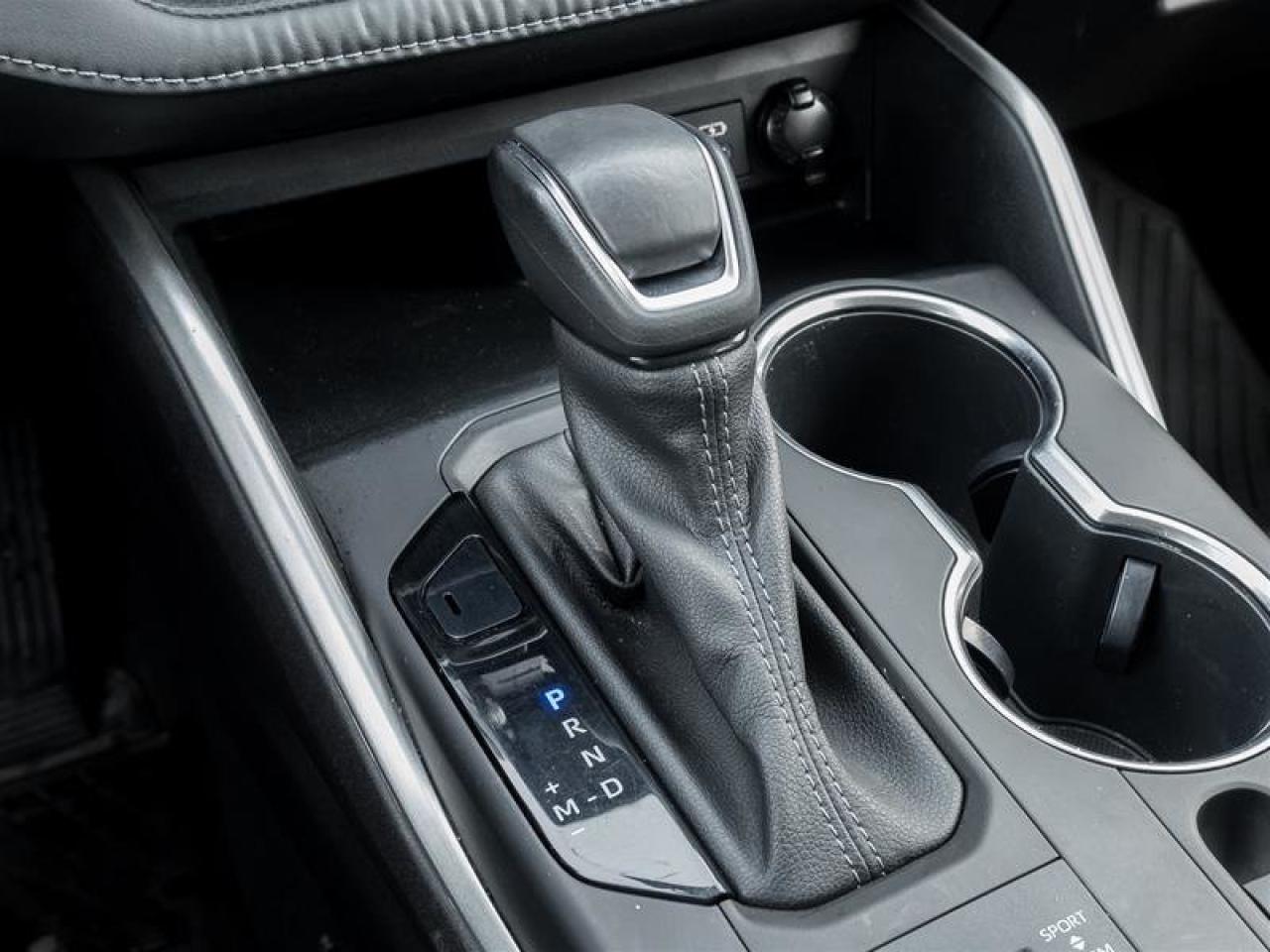 2022 Toyota Highlander XLE AWD Heated Seats| Backup Camera| Moonroof| Tri-zone Climate| XLE| AWD Photo