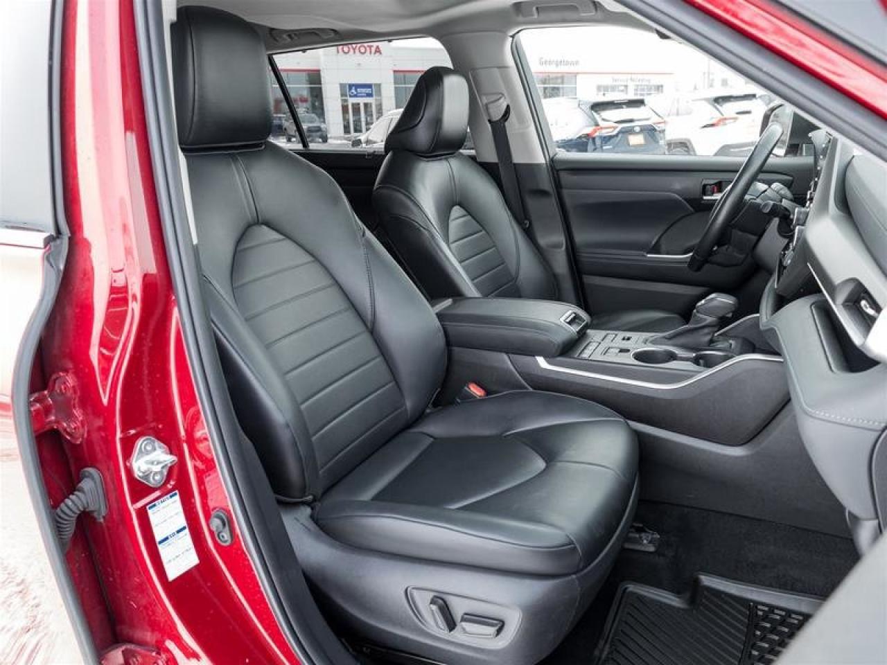 2022 Toyota Highlander XLE AWD Heated Seats| Backup Camera| Moonroof| Tri-zone Climate| XLE| AWD Photo