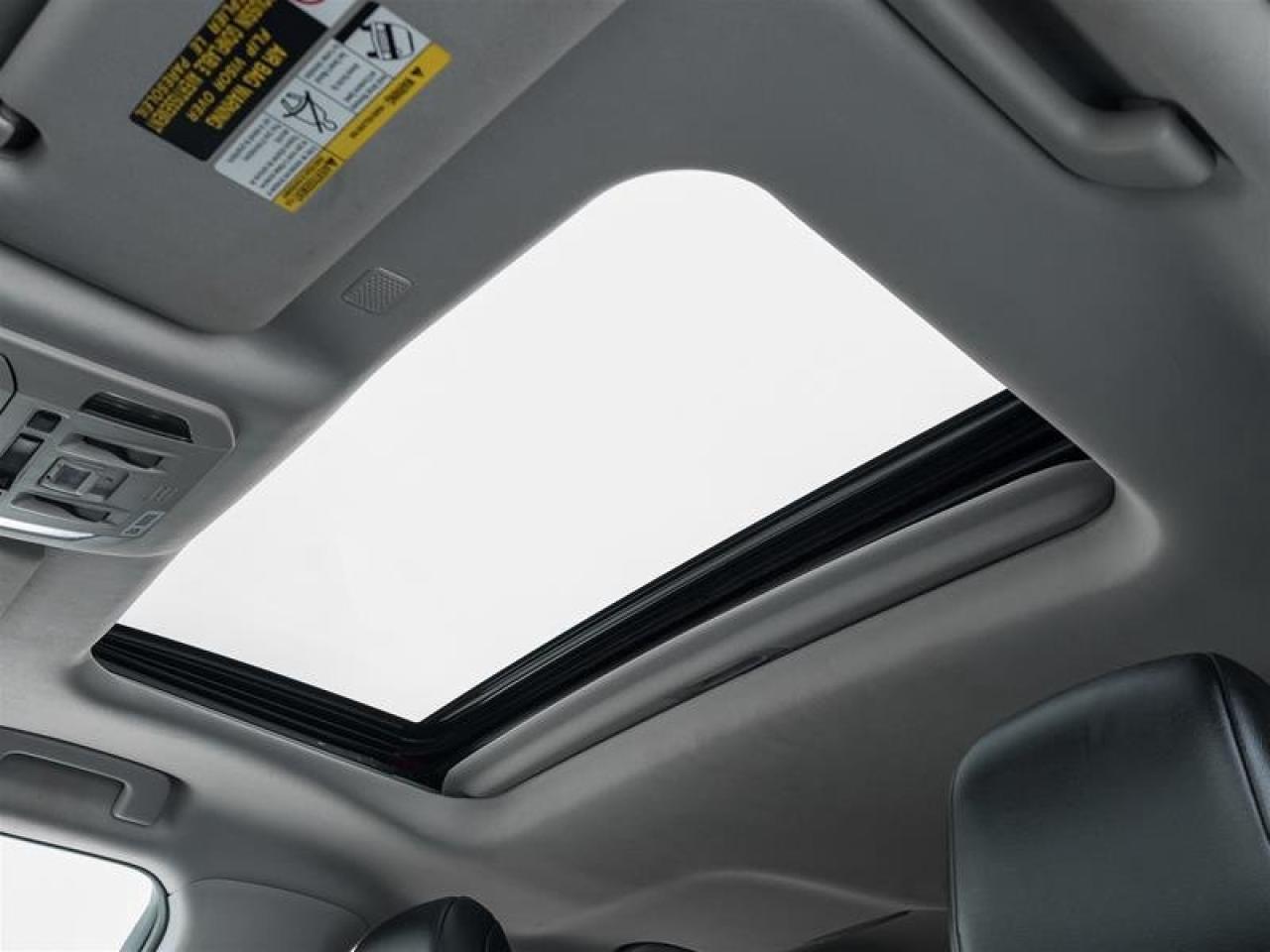 2022 Toyota Highlander XLE AWD Heated Seats| Backup Camera| Moonroof| Tri-zone Climate| XLE| AWD Photo