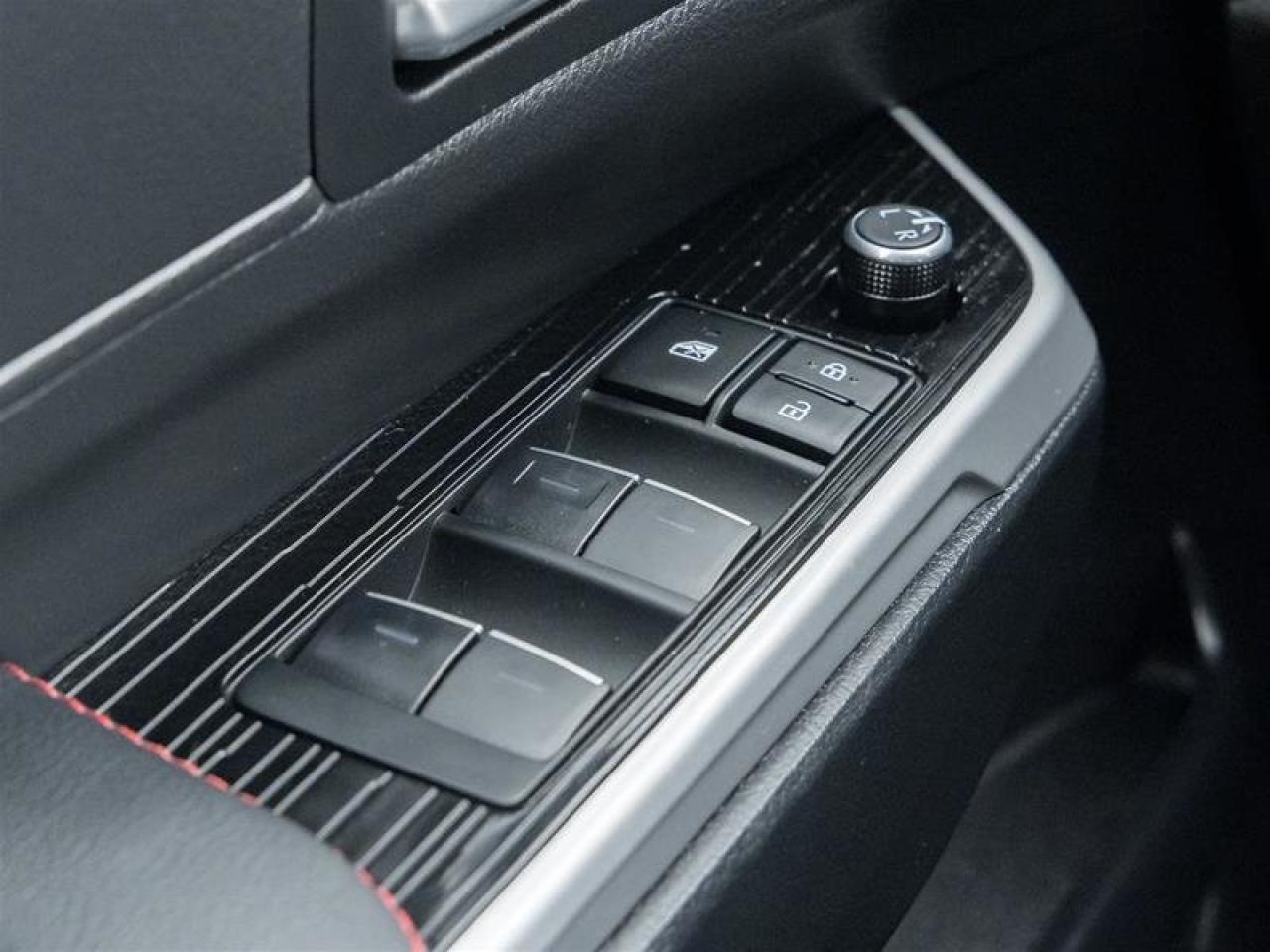 2025 Toyota Sienna Hybrid Sienna XSE AWD 7-Pass Photo