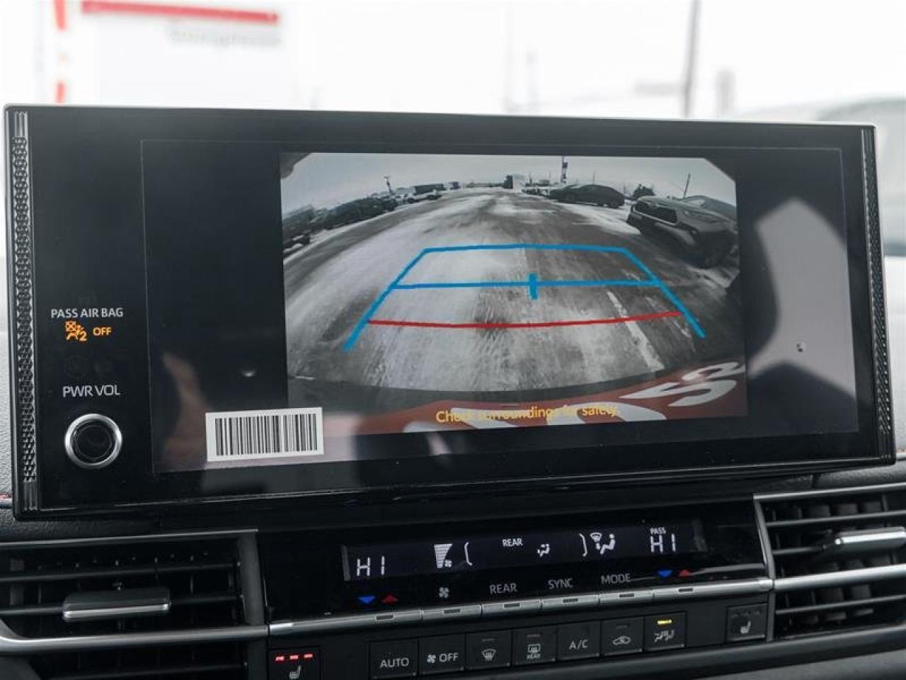 2025 Toyota Sienna Hybrid Sienna XSE AWD 7-Pass Photo