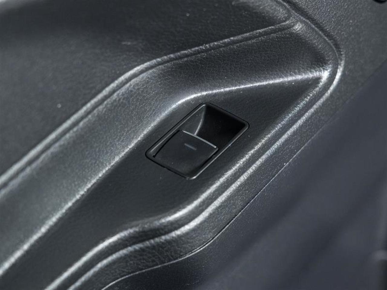 2025 Toyota Sienna Hybrid Sienna XSE AWD 7-Pass Photo