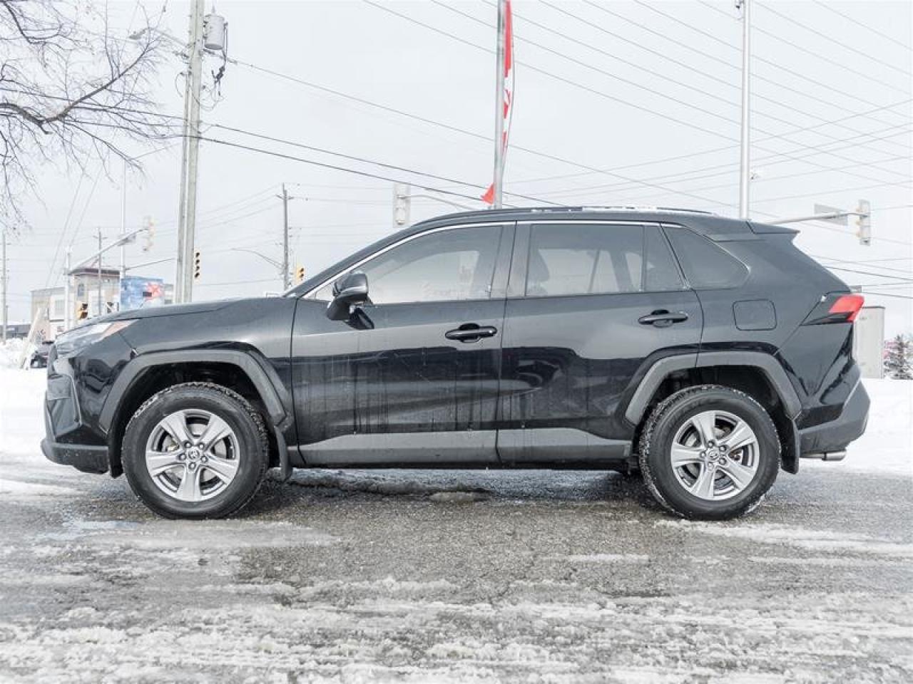 2022 Toyota RAV4 XLE AWD Dual-zone Climate| Heated Seats| Rearview Camera| XLE| AWD Photo2