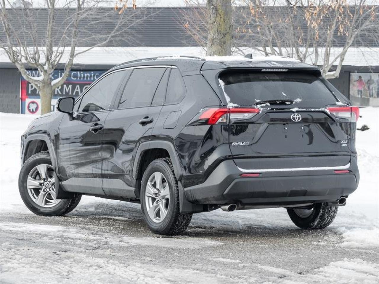 2022 Toyota RAV4 XLE AWD Dual-zone Climate| Heated Seats| Rearview Camera| XLE| AWD Photo4
