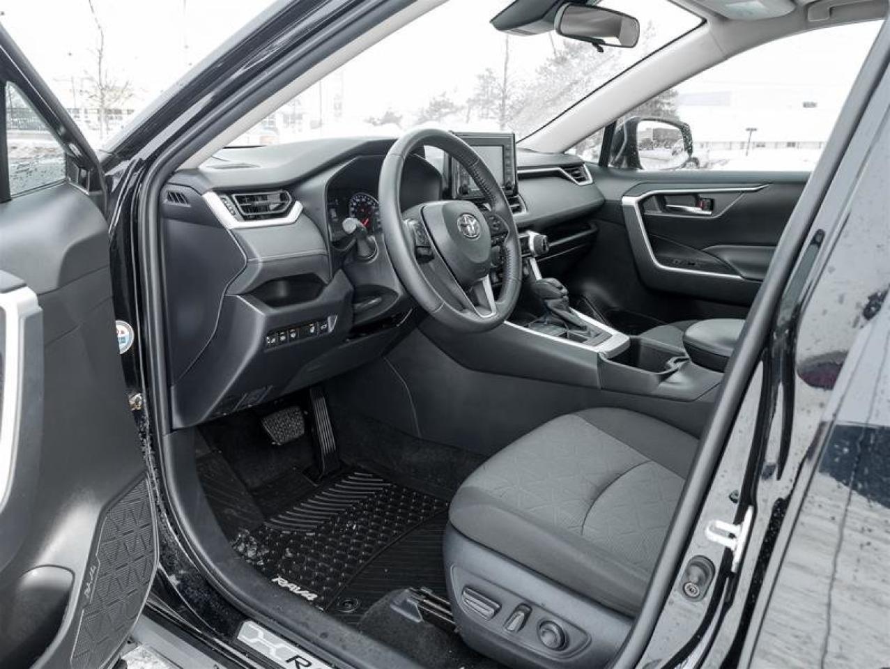 2022 Toyota RAV4 XLE AWD Dual-zone Climate| Heated Seats| Rearview Camera| XLE| AWD Photo