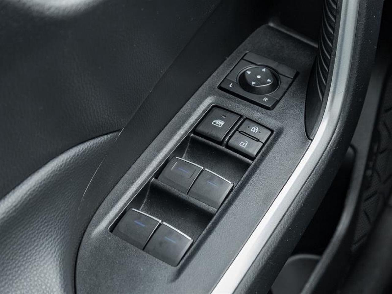 2022 Toyota RAV4 XLE AWD Dual-zone Climate| Heated Seats| Rearview Camera| XLE| AWD Photo