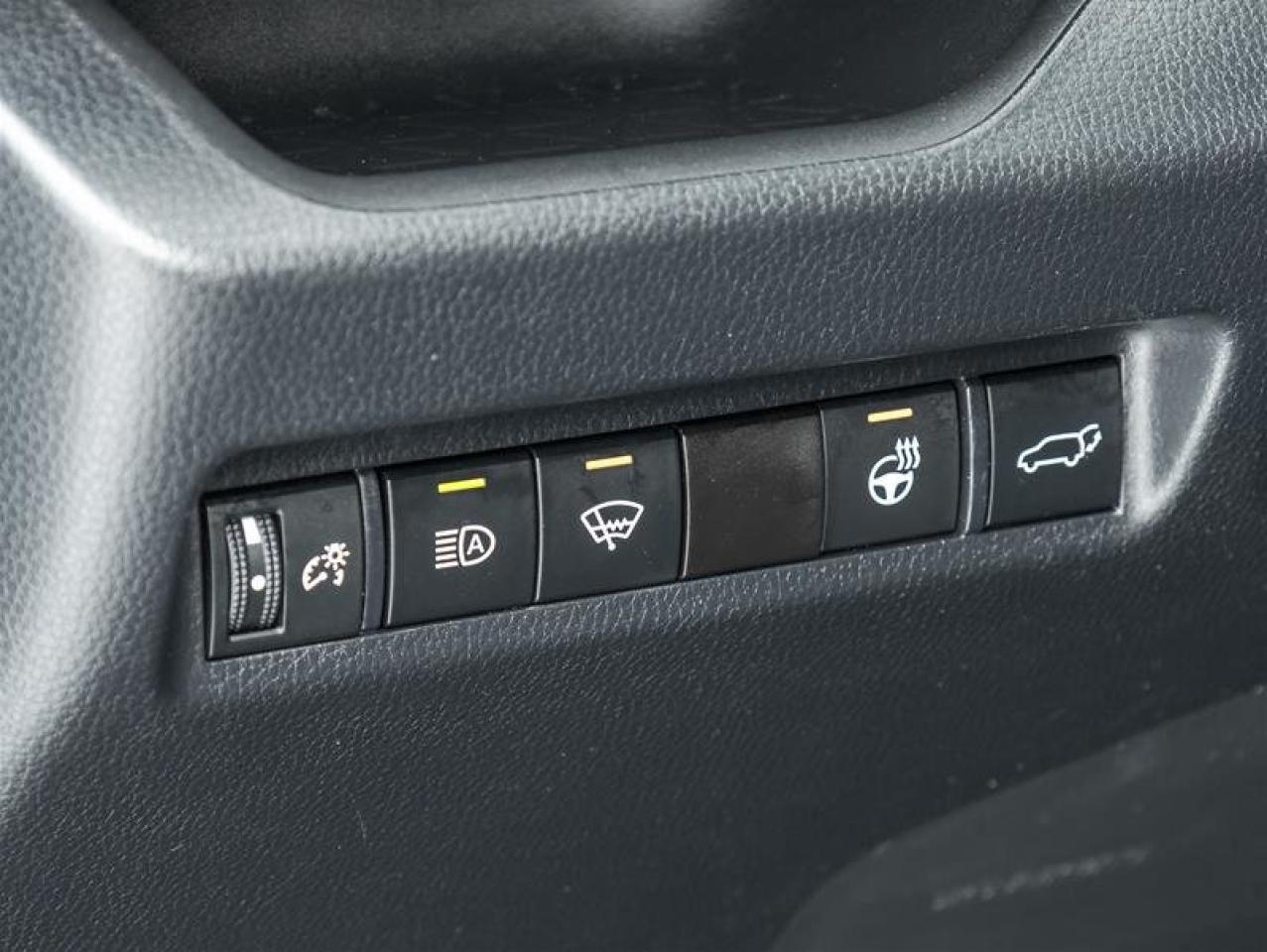 2022 Toyota RAV4 XLE AWD Dual-zone Climate| Heated Seats| Rearview Camera| XLE| AWD Photo