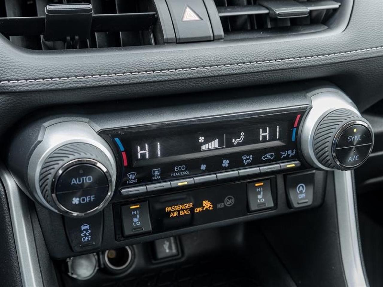 2022 Toyota RAV4 XLE AWD Dual-zone Climate| Heated Seats| Rearview Camera| XLE| AWD Photo