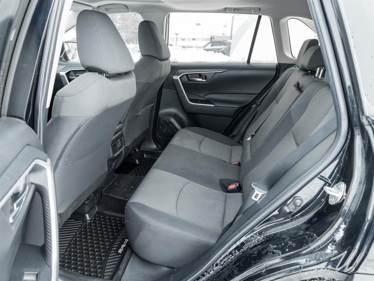 2022 Toyota RAV4 XLE AWD Dual-zone Climate| Heated Seats| Rearview Camera| XLE| AWD Photo