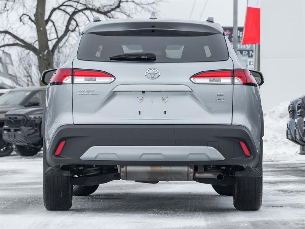 2023 Toyota Corolla Cross LE AWD Photo