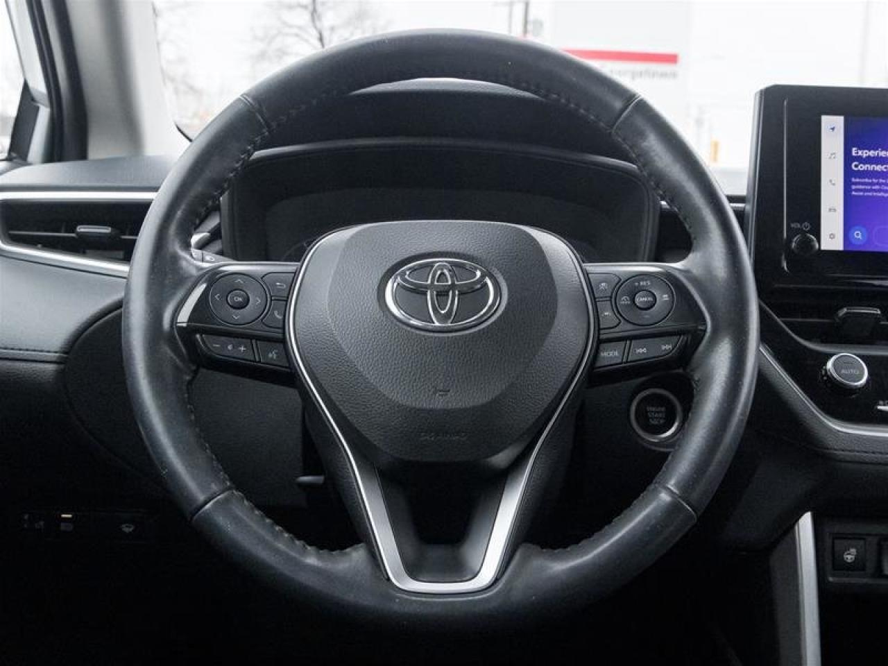 2023 Toyota Corolla Cross LE AWD Photo