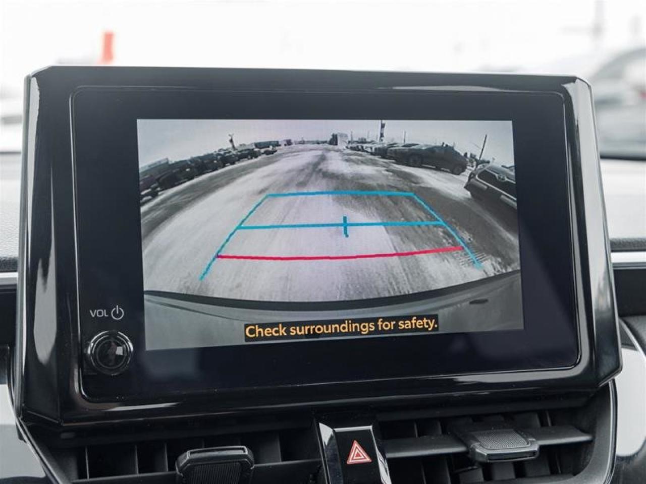 2023 Toyota Corolla Cross LE AWD Photo