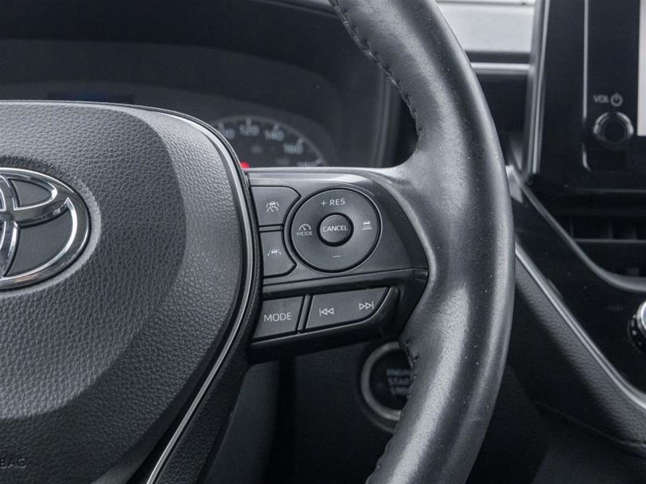 2023 Toyota Corolla Cross LE AWD Photo