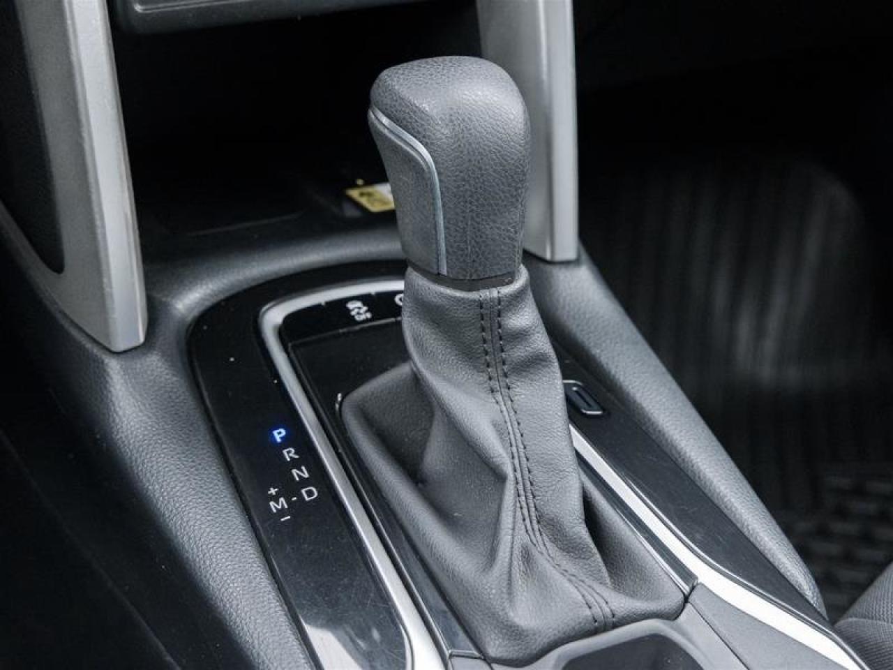 2023 Toyota Corolla Cross LE AWD Photo