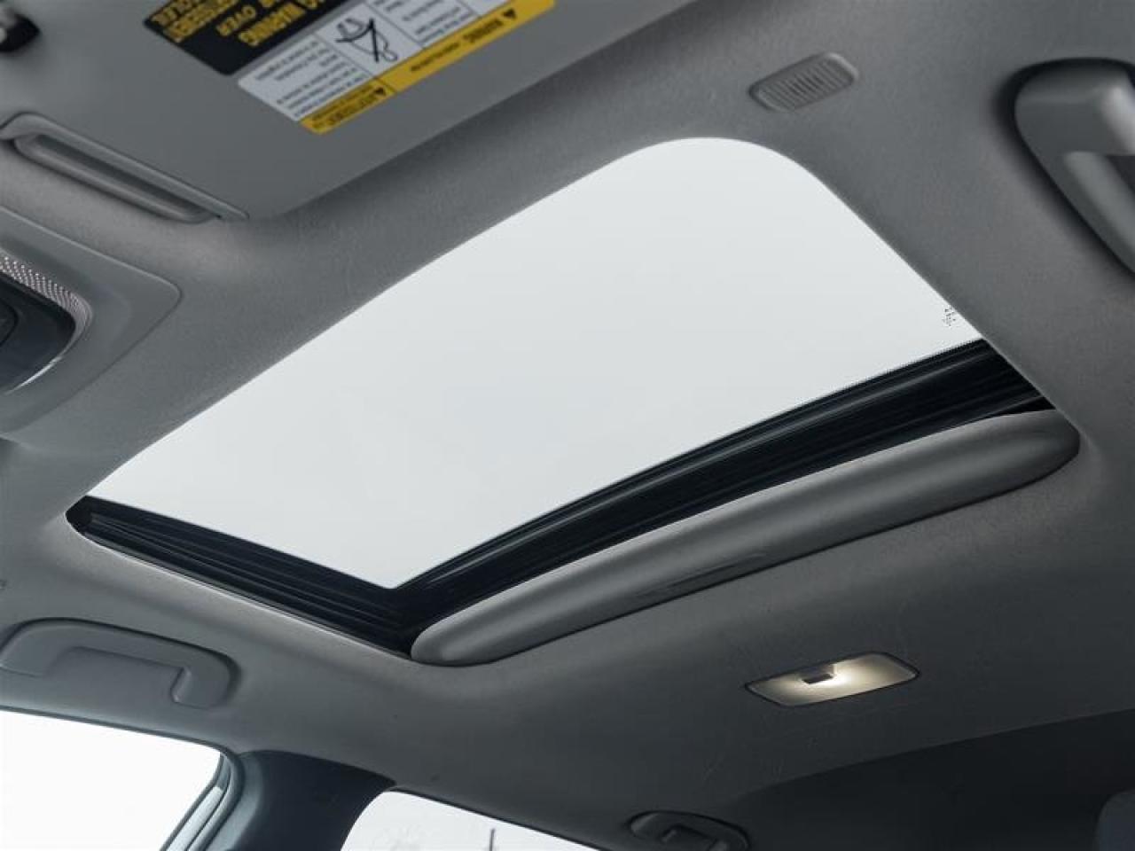 2023 Toyota Corolla Cross LE AWD Photo