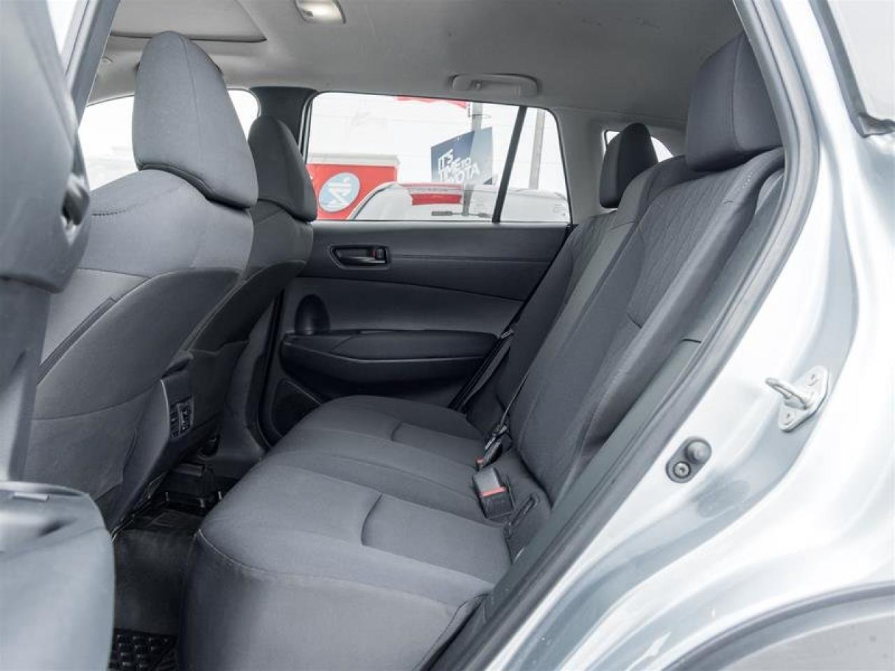 2023 Toyota Corolla Cross LE AWD Photo