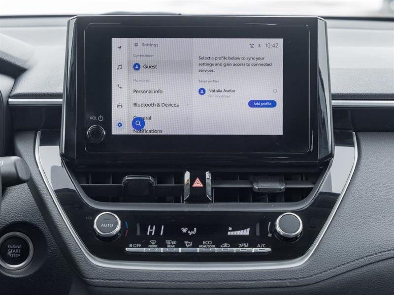 2023 Toyota Corolla Cross LE AWD Photo