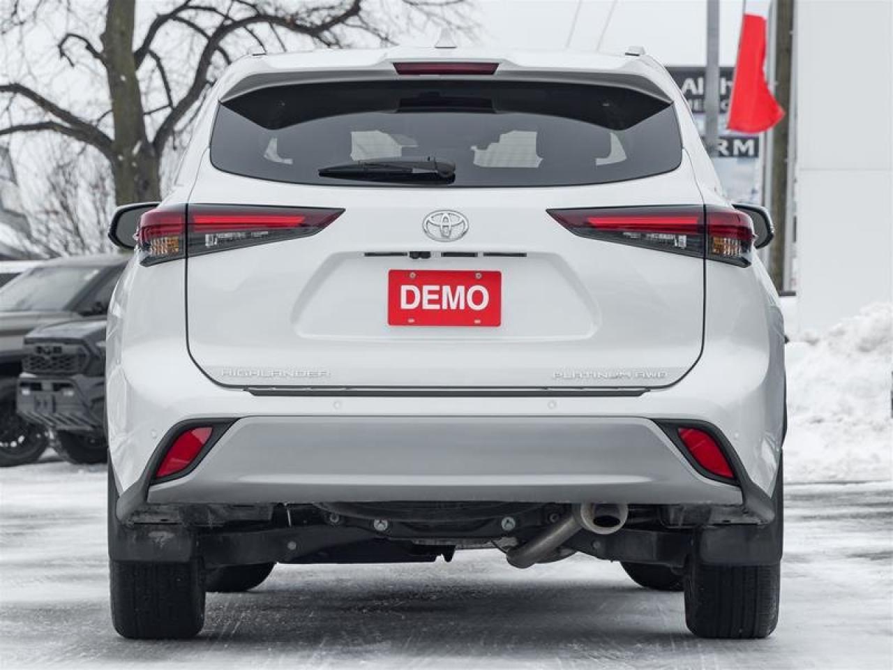 2025 Toyota Highlander LIMITED AWD Photo