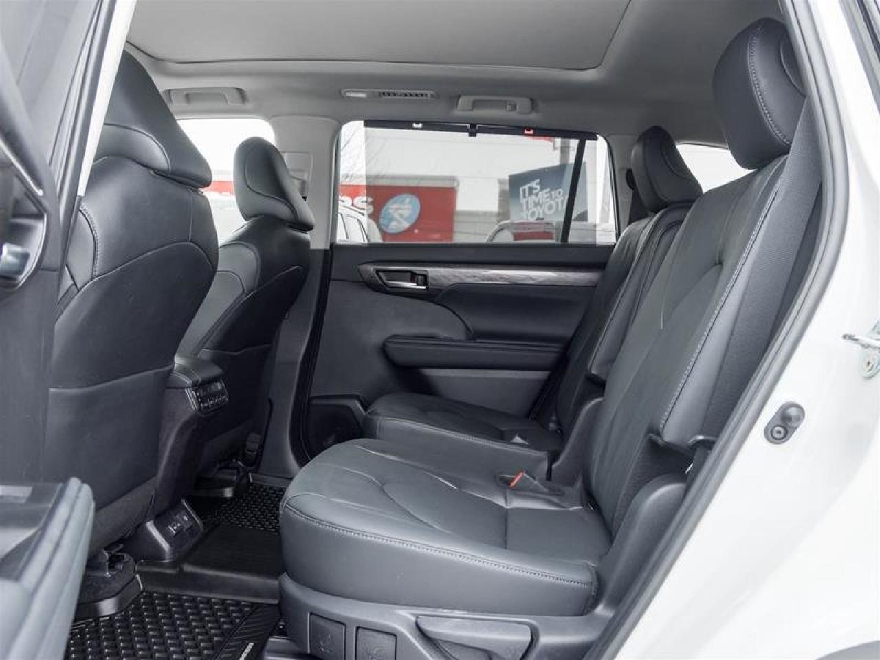 2025 Toyota Highlander LIMITED AWD Photo