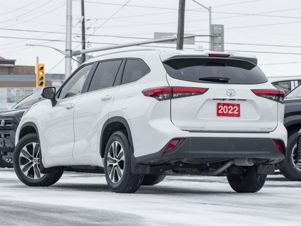 2022 Toyota Highlander XLE AWD Photo
