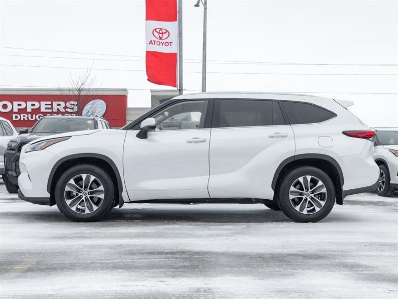 2022 Toyota Highlander XLE AWD Photo