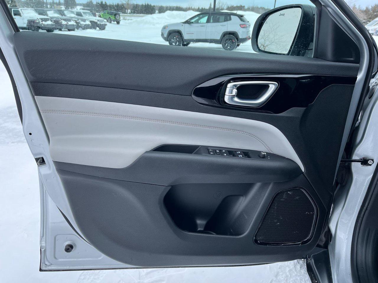 2024 Jeep Compass LIMITED Photo