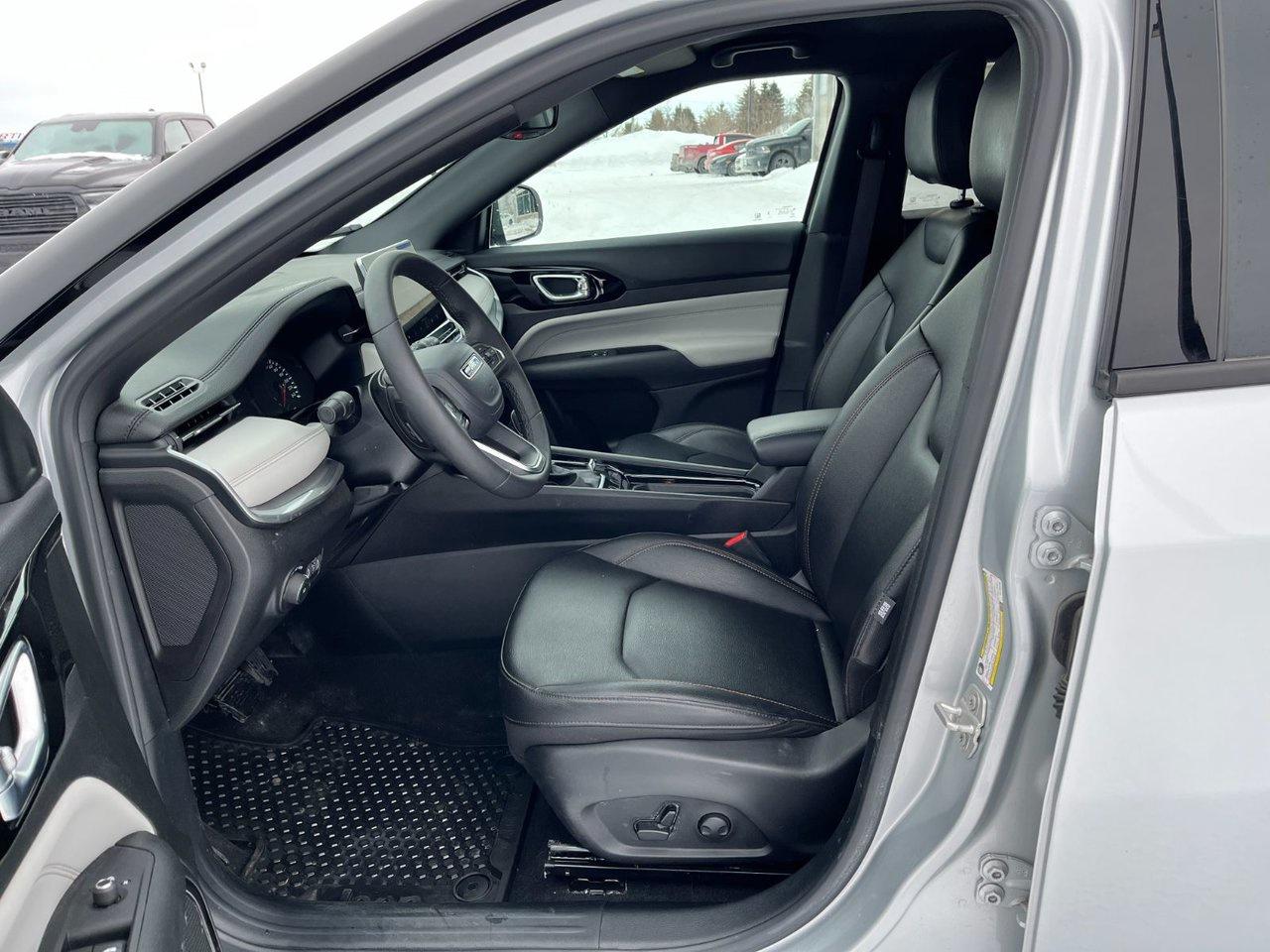 2024 Jeep Compass LIMITED Photo