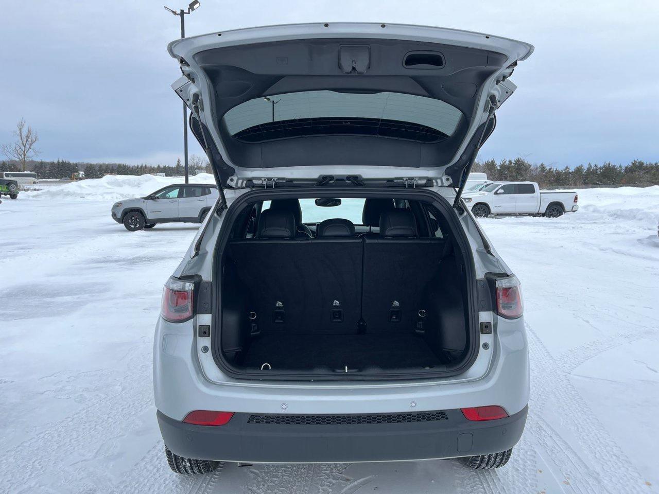 2024 Jeep Compass LIMITED Photo