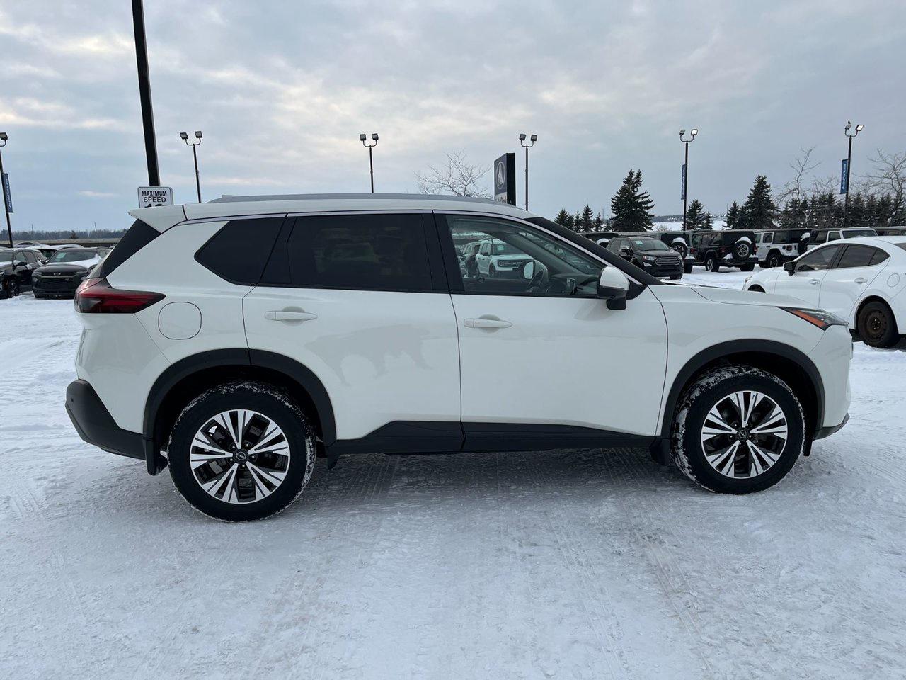 2023 Nissan Rogue SV AWD MOONROOF Photo4