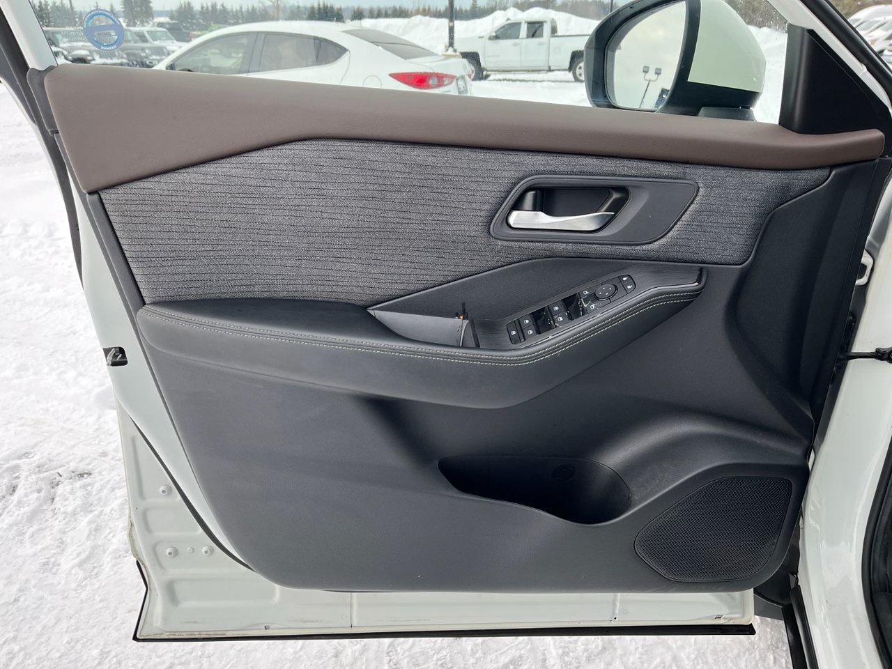 2023 Nissan Rogue SV AWD MOONROOF Photo