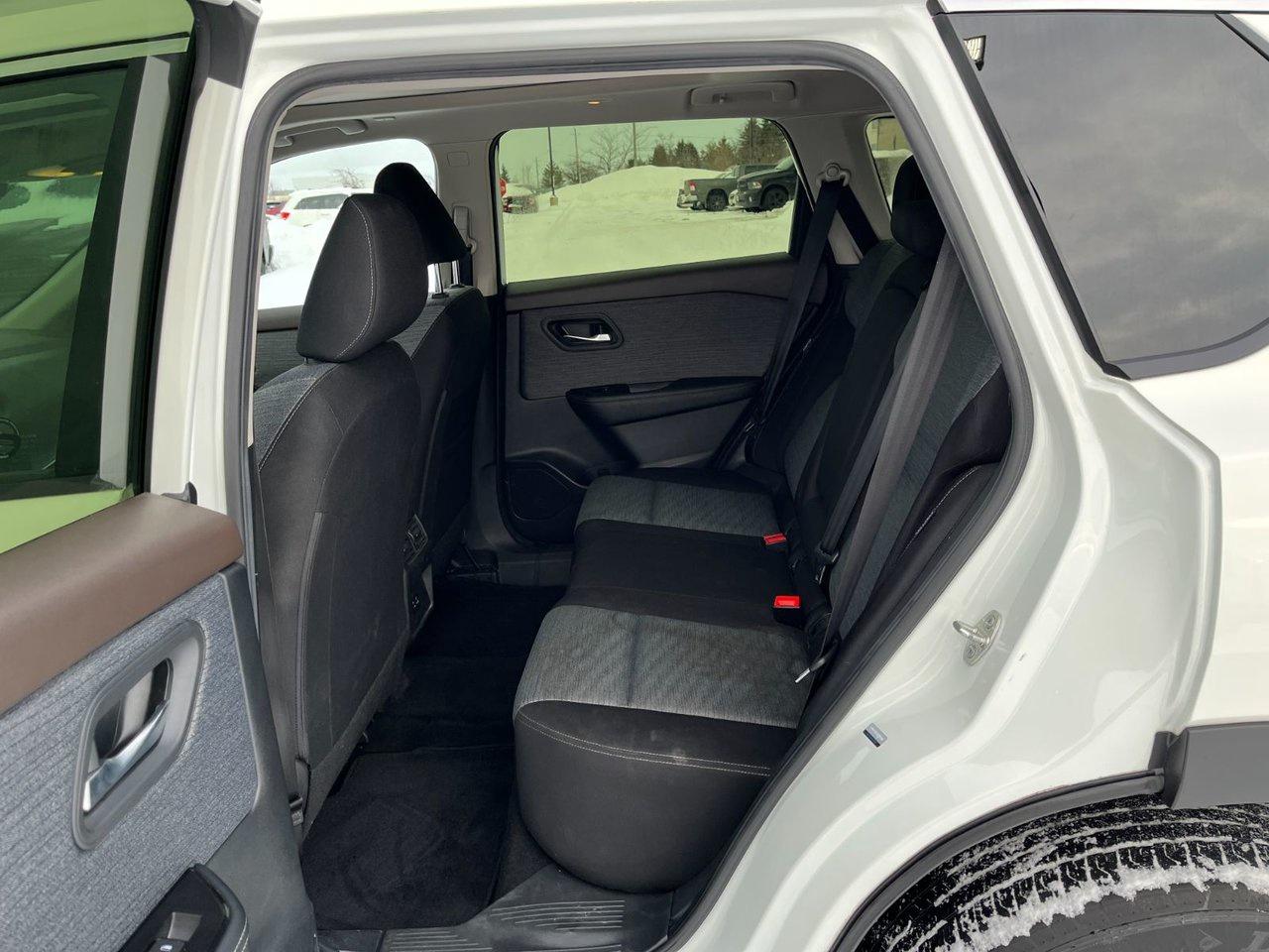 2023 Nissan Rogue SV AWD MOONROOF Photo